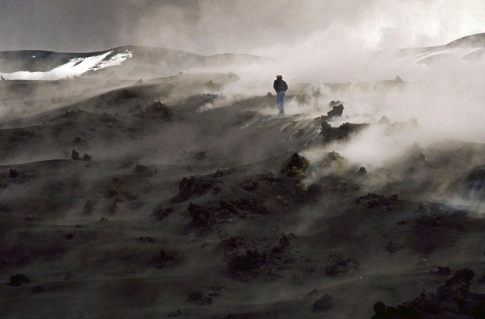 Lateral Eruption 2002: Ash and People