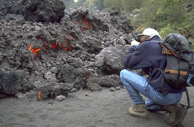 Lateral Eruption 2002: Ash and People