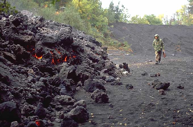 Flankeneruption 2002: Die Asche und die Menschen