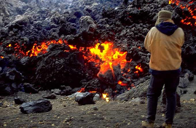 Lateral Eruption 2002: Ash and People