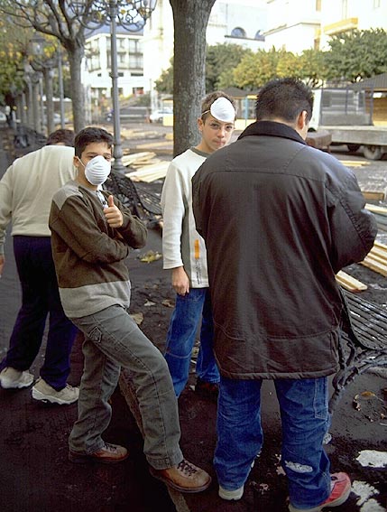 Lateral Eruption 2002: Ash and People