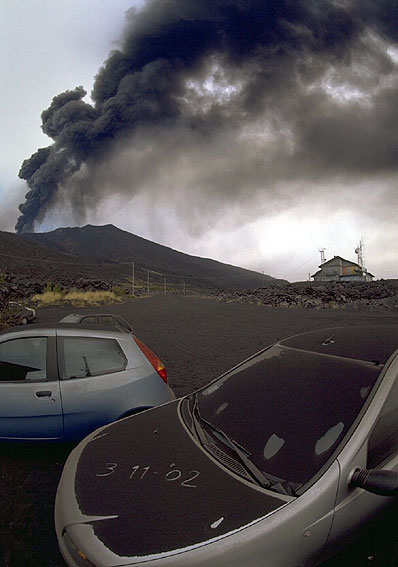 Flankeneruption 2002: Die Asche und die Menschen