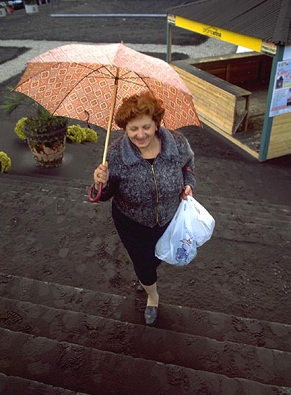 Lateral Eruption 2002: Ash and People