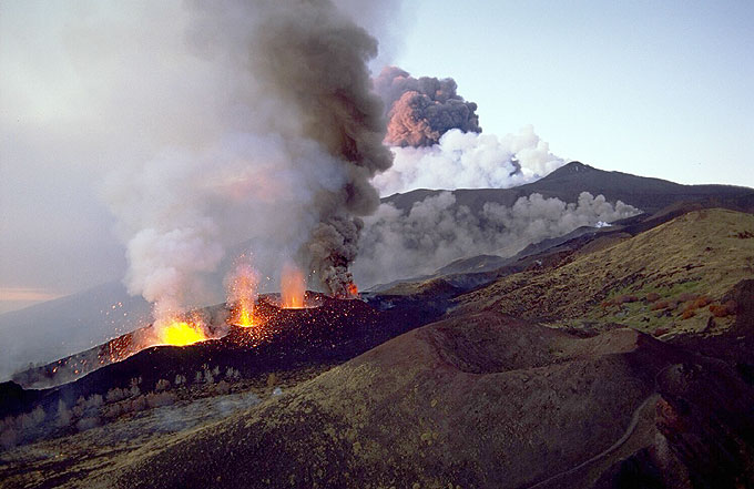 Flankeneruption 2002: Die Nordspalte