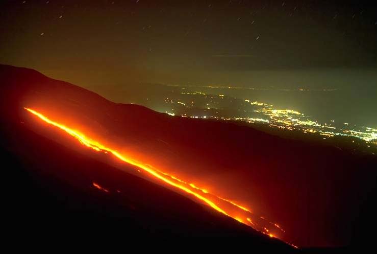 Il flusso di lava sotto il Cono di Sud Est, 4-9 Aprile 1999