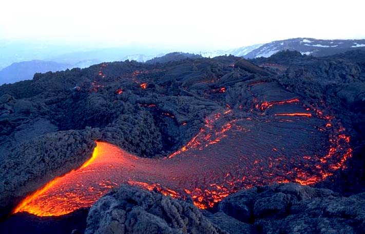 Il flusso di lava sotto il Cono di Sud Est, 4-9 Aprile 1999