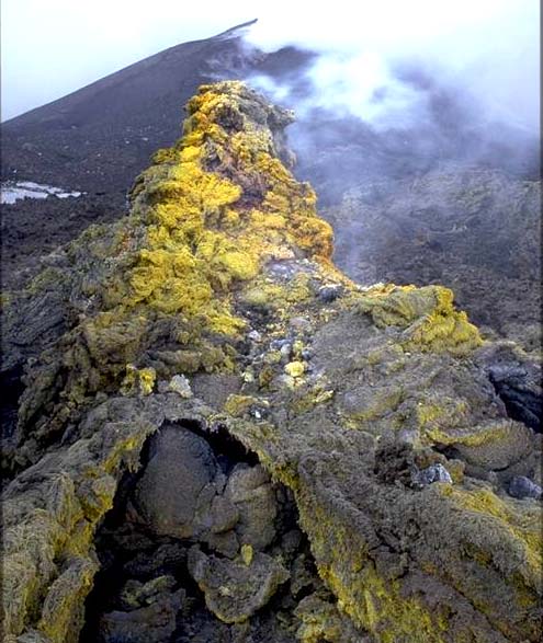 The lava flows below South East Cone: 4-9 April 1999