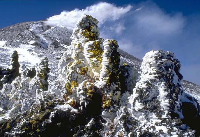 The lava flows below South East Cone: 4-9 April 1999 The lava flows below South East Cone: 4-9 April 1999