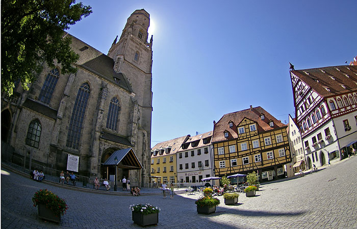 Ausblick auf Nrdlingen und den Metoritenkrater vom Kirchtum 'Daniel'