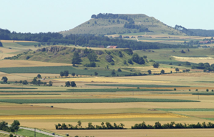 Ausblick auf Nrdlingen und den Metoritenkrater vom Kirchtum 'Daniel'