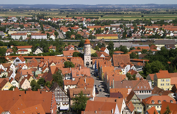 Ausblick auf Nrdlingen und den Metoritenkrater vom Kirchtum 'Daniel'