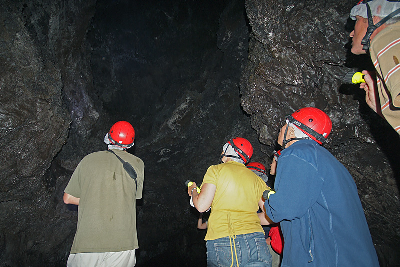 Im Innern eines Vulkans: Lavatunnel und Schlot (September 2009)