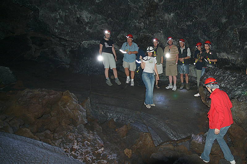 Im Innern eines Vulkans: Lavatunnel und Schlot (September 2009)