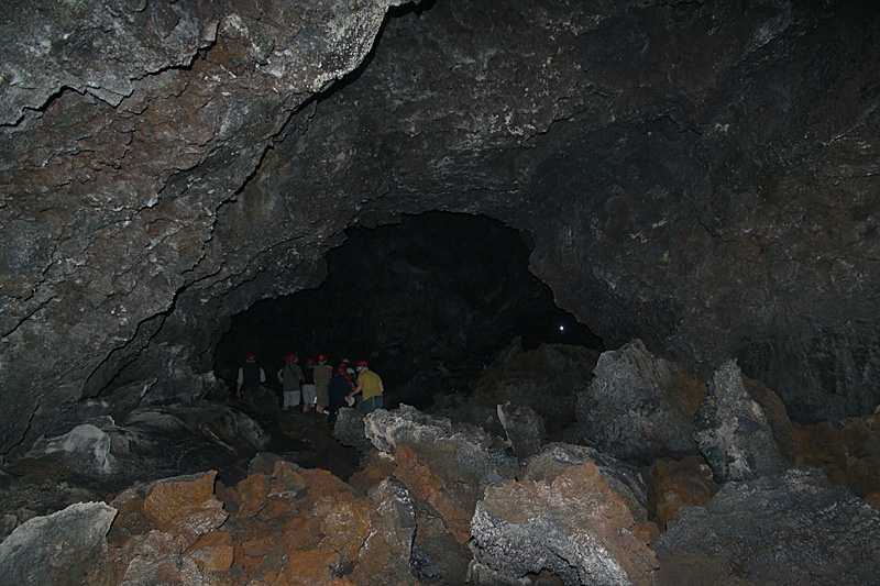 Im Innern eines Vulkans: Lavatunnel und Schlot (September 2009)