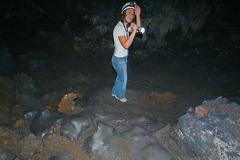 Im Innern eines Vulkans: Lavatunnel und Schlot (September 2009)