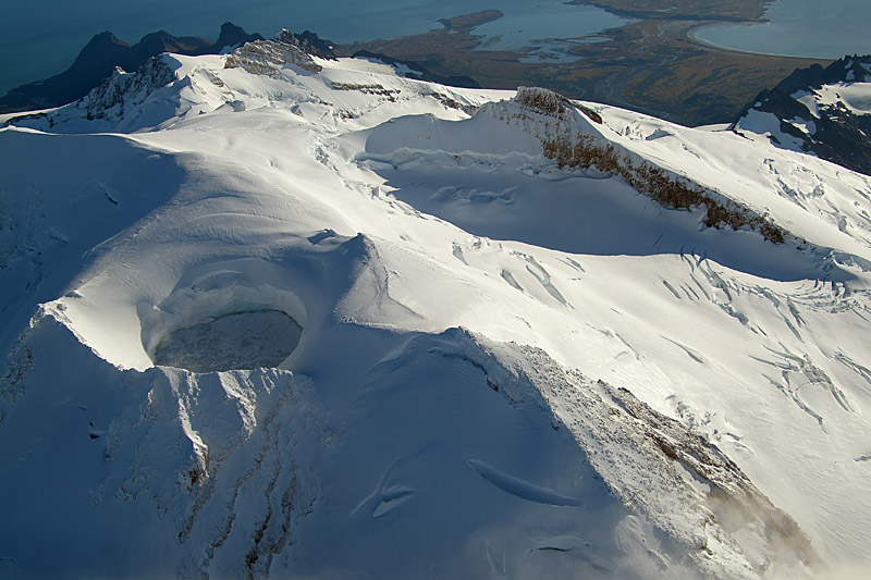 Douglas und Fourpeaked Volcano