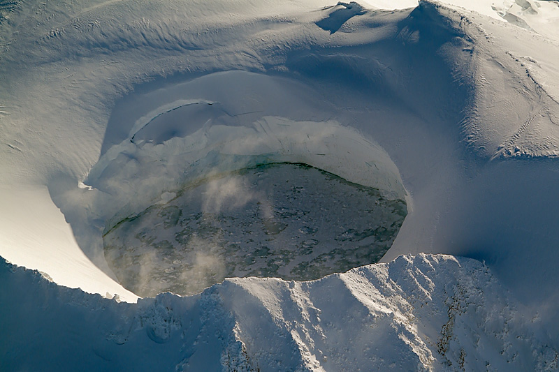 Douglas und Fourpeaked Volcano