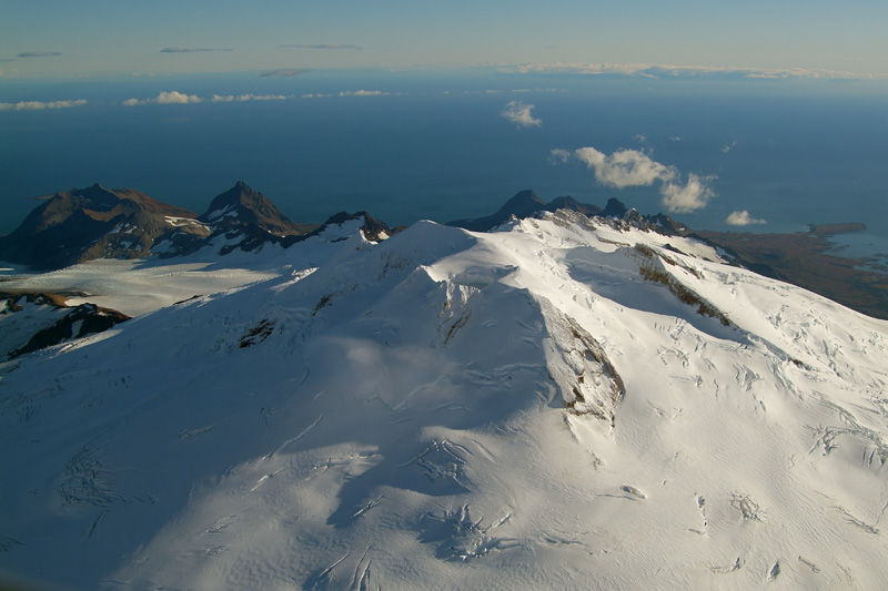 Douglas und Fourpeaked Volcano