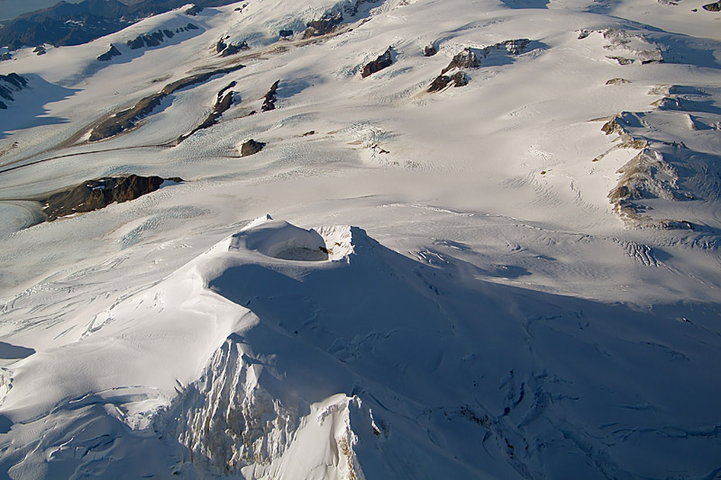 Douglas und Fourpeaked Volcano