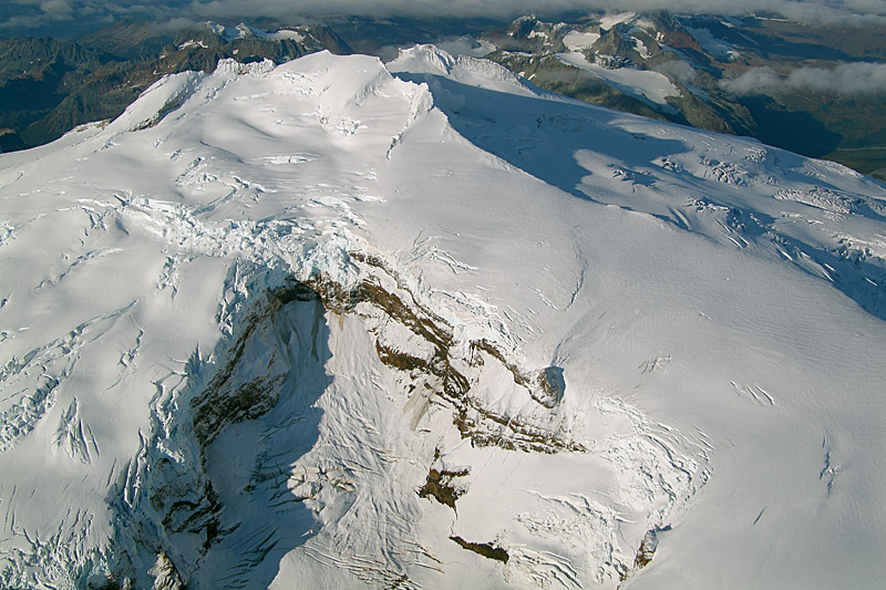 Douglas und Fourpeaked Volcano