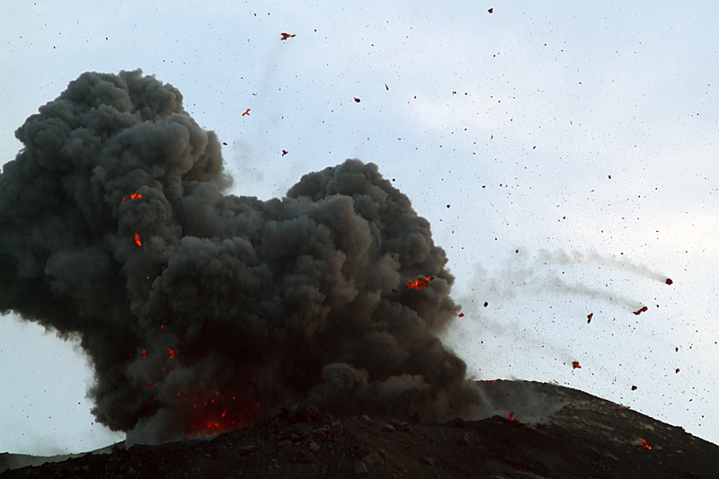 A night on Anak Krakatau (4. - 7. June 2009)