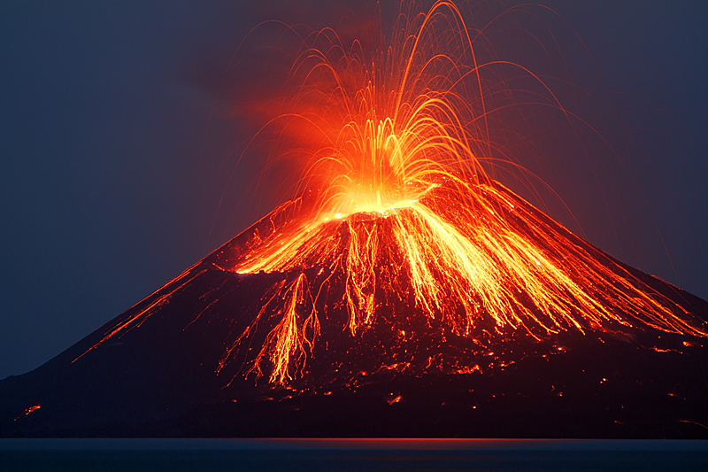 Anak Krakatau observed from Palau Rakata (4.-8. June 2009)