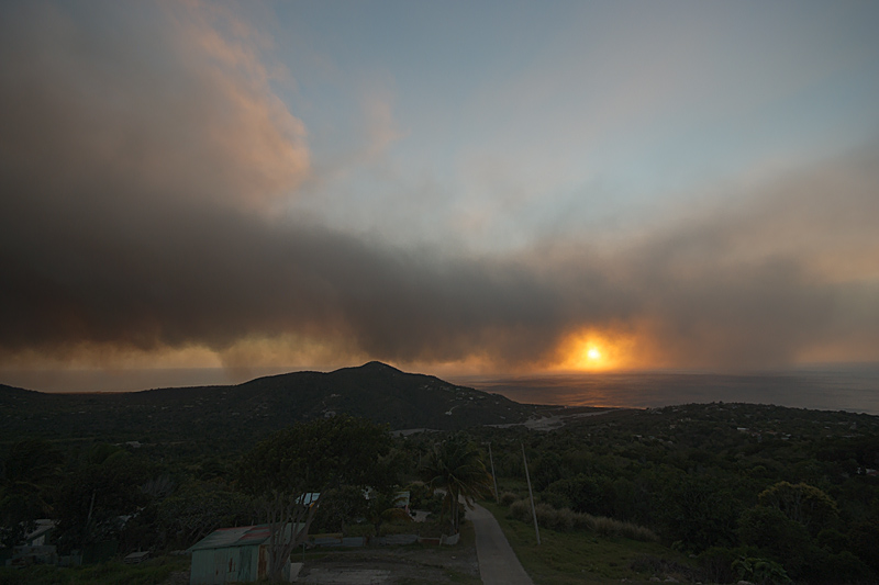 Ash venting from the dome (29 Jan - 1 Feb 2010)