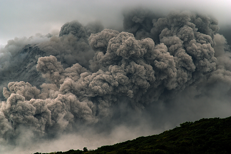 Pyroclastic flows in Whites Ghaut in daylight (28 - 31 Jan 2010)