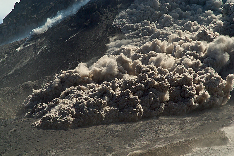 Pyroclastic flows in Whites Ghaut in daylight (28 - 31 Jan 2010)