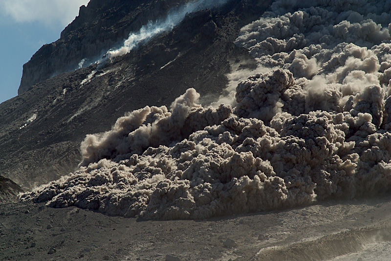 Pyroclastic flows in Whites Ghaut in daylight (28 - 31 Jan 2010)