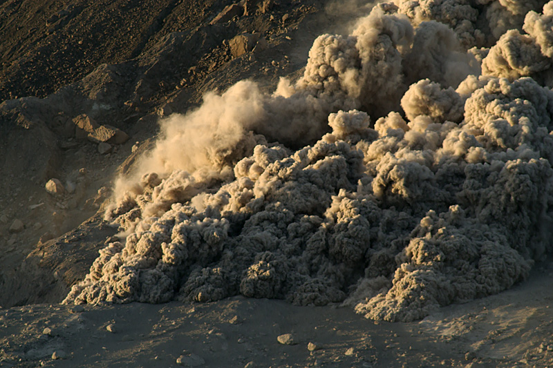 Pyroclastic flows in Whites Ghaut in daylight (28 - 31 Jan 2010)