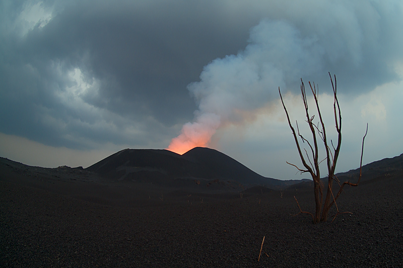 22-25 January 2012: Activity in Kimanura Crater