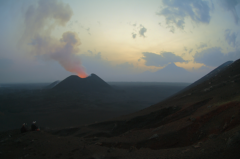 22-25 January 2012: Activity in Kimanura Crater