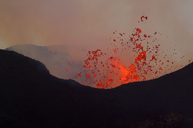 22-25 January 2012: Activity in Kimanura Crater