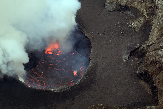 Changes of the Lava Lake between January and July, 2006