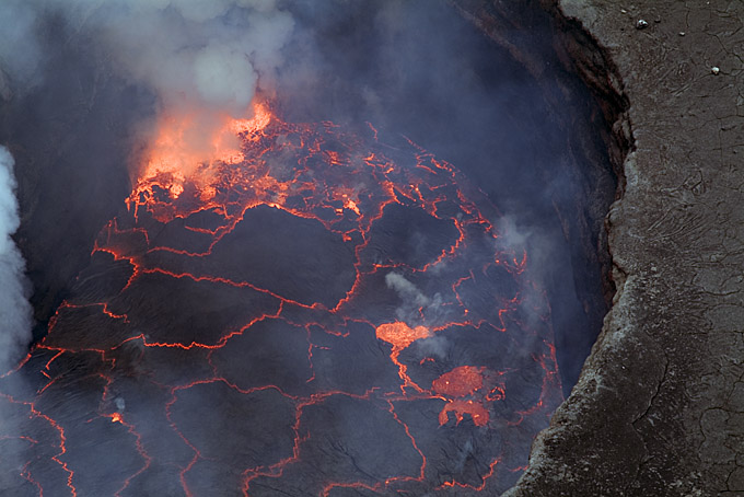 Changes of the Lava Lake between January and July, 2006