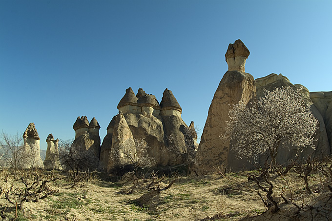 'Feenkamine' bei Goreme und Zelve