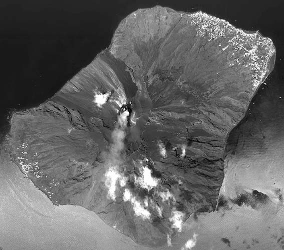 Foto aerea e dallo spazio dell'isola di Stromboli