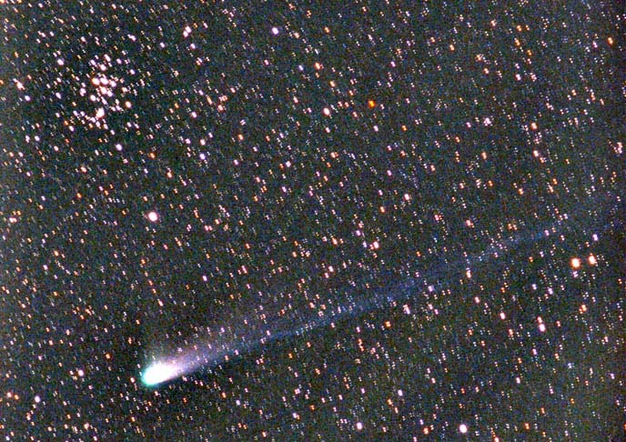 A Comet and many Star Clusters  May 2004