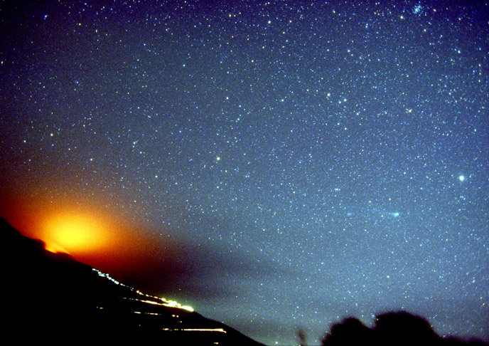 A Comet and many Star Clusters  May 2004